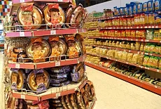 Как выбрать торговый стеллаж в магазин
